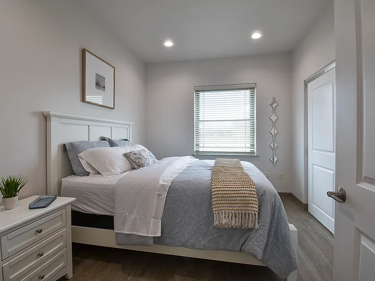 Crossroads Place Apartments — Photo 44