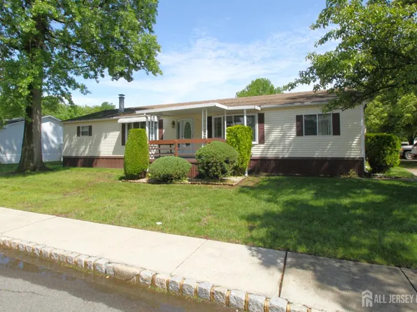 6 Emerson Rd, North Brunswick, NJ 08902