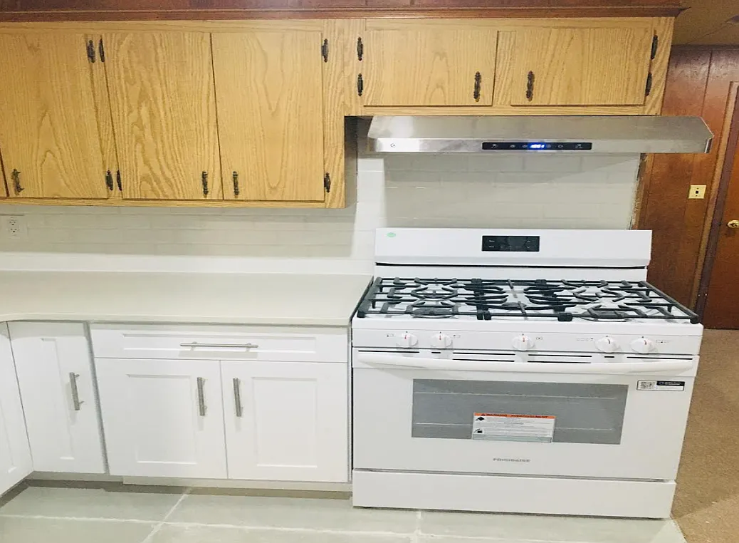 2 bed, 710 sqft, $2,200 — Photo 2