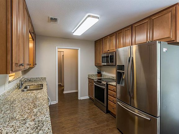 3rd image of 2604 Arapaho Pl