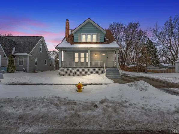 1397 Friel St, Burton, MI 48529