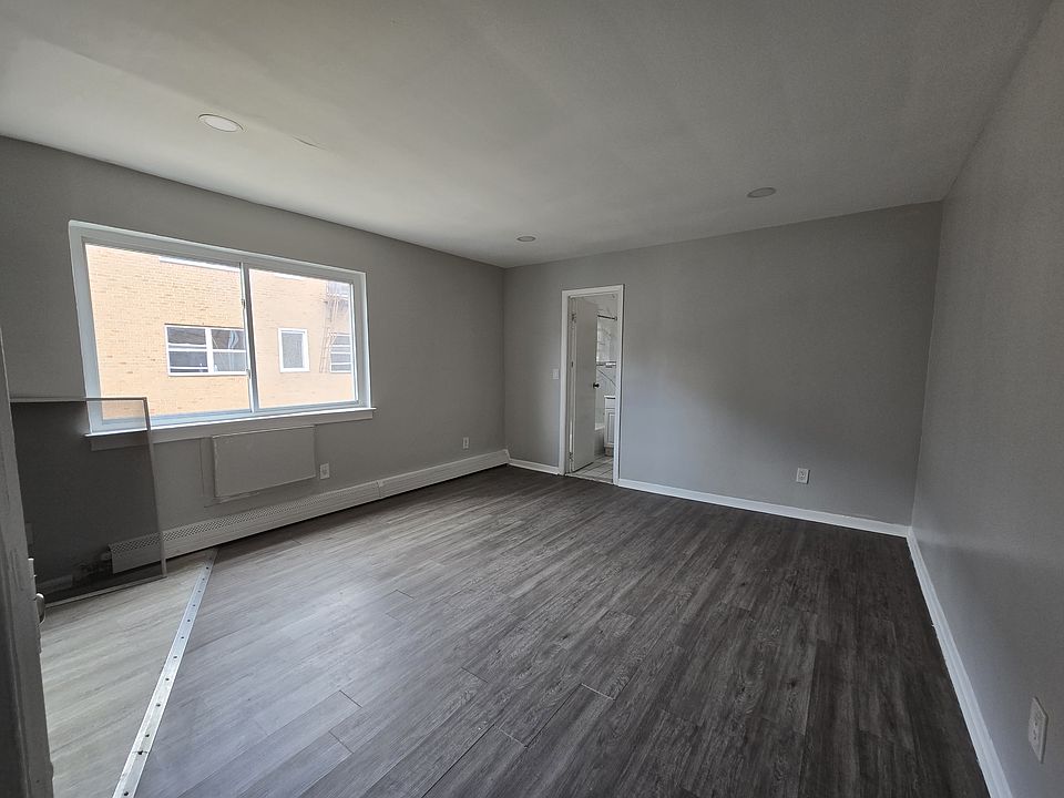 2nd image of 392 Stuyvesant Ave #18A