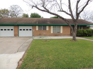 538 Willowick Dr, Port Lavaca, TX 77979