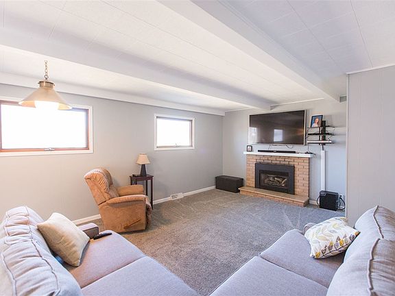 5th image of 2311 Royal Dr