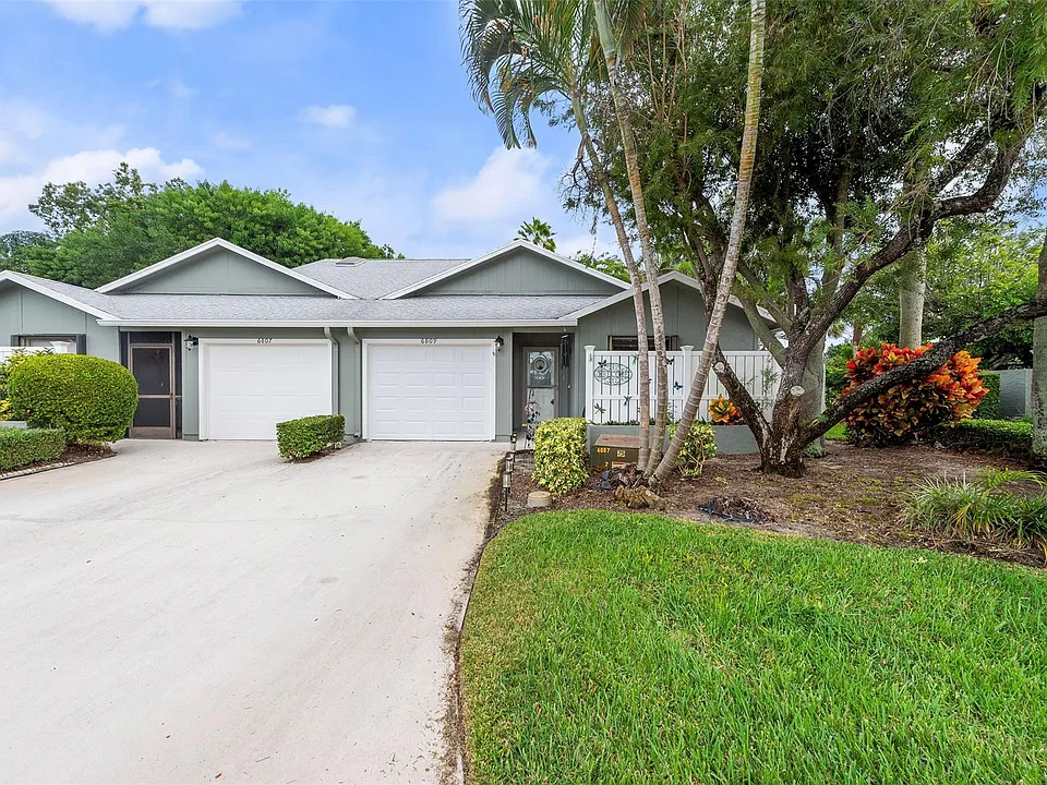 6809 SE Yorktown Dr