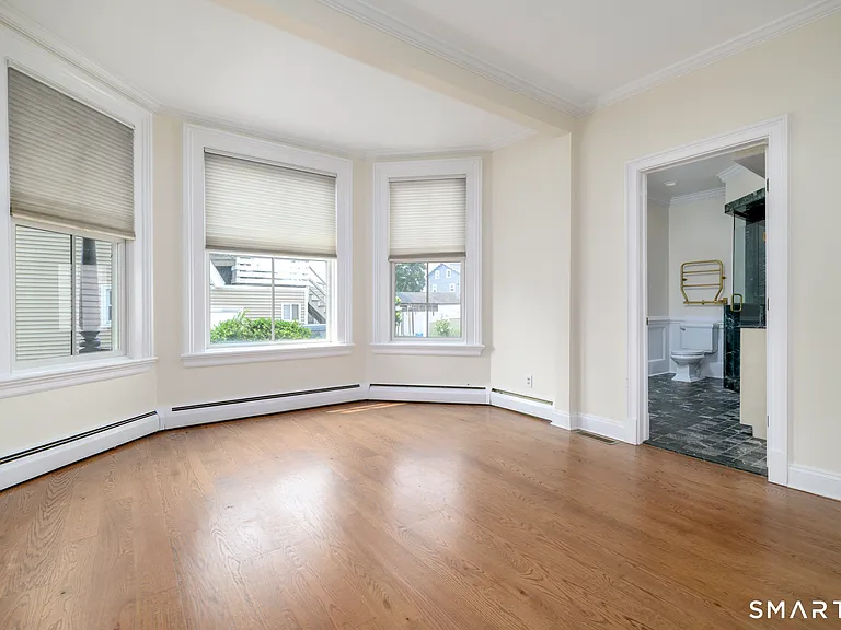 18 Elm Tree Pl #1 — Photo 15