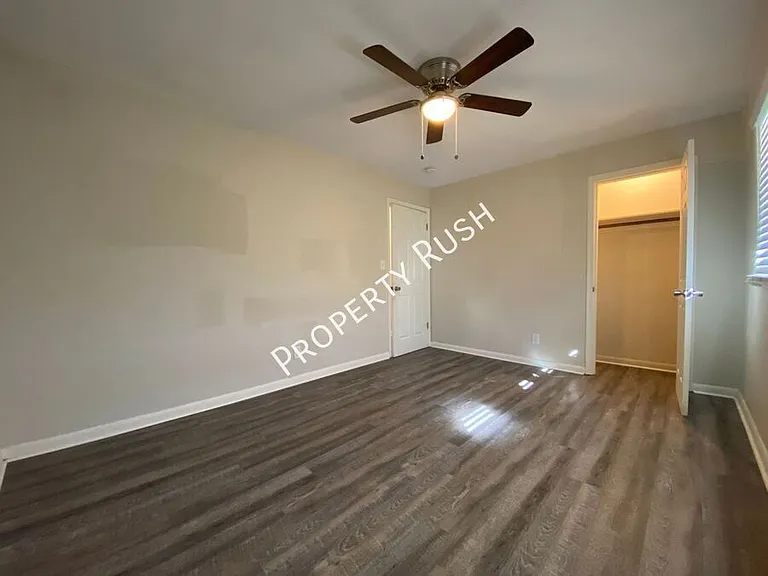 4726 Fairwood Ln — Photo 16
