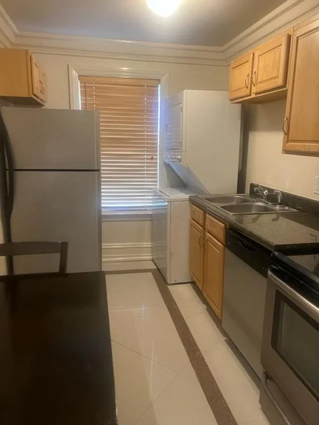 2 bed, 750 sqft, $995 — Photo 3