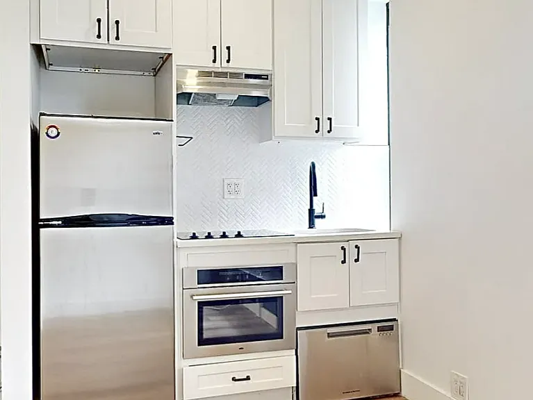 2785 Broadway #2C — Photo 3