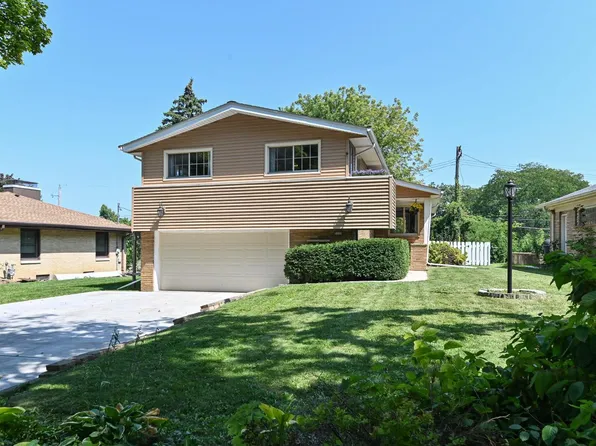 3220 North Knoll TERRACE, Wauwatosa, WI 53222