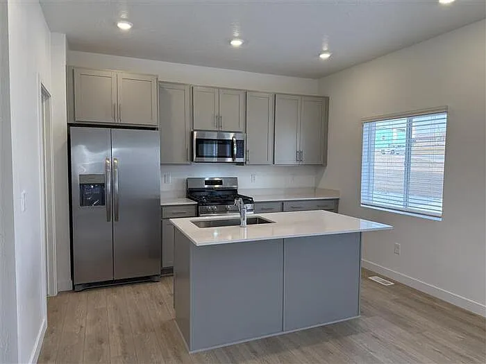 1508 W Charmer Ln — Photo 4