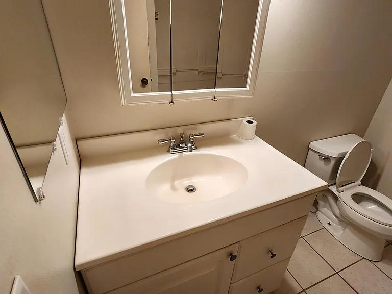 17 King Charles Ct — Photo 26