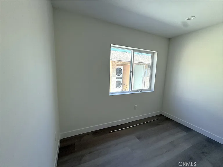 1430 S California Ave — Photo 8