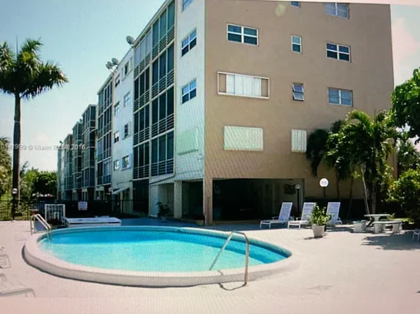 200 NE 14th Ave APT 222, Hallandale, FL 33009