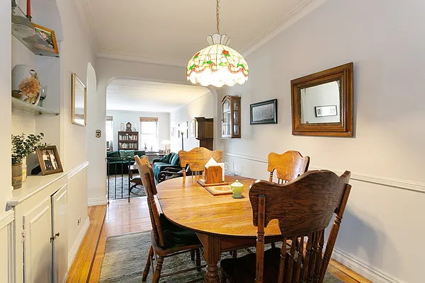 Sold by Gilbert Perez, LREB | media 31