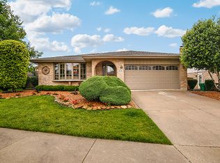 9130 Oakwood Dr, Tinley Park, IL 60487