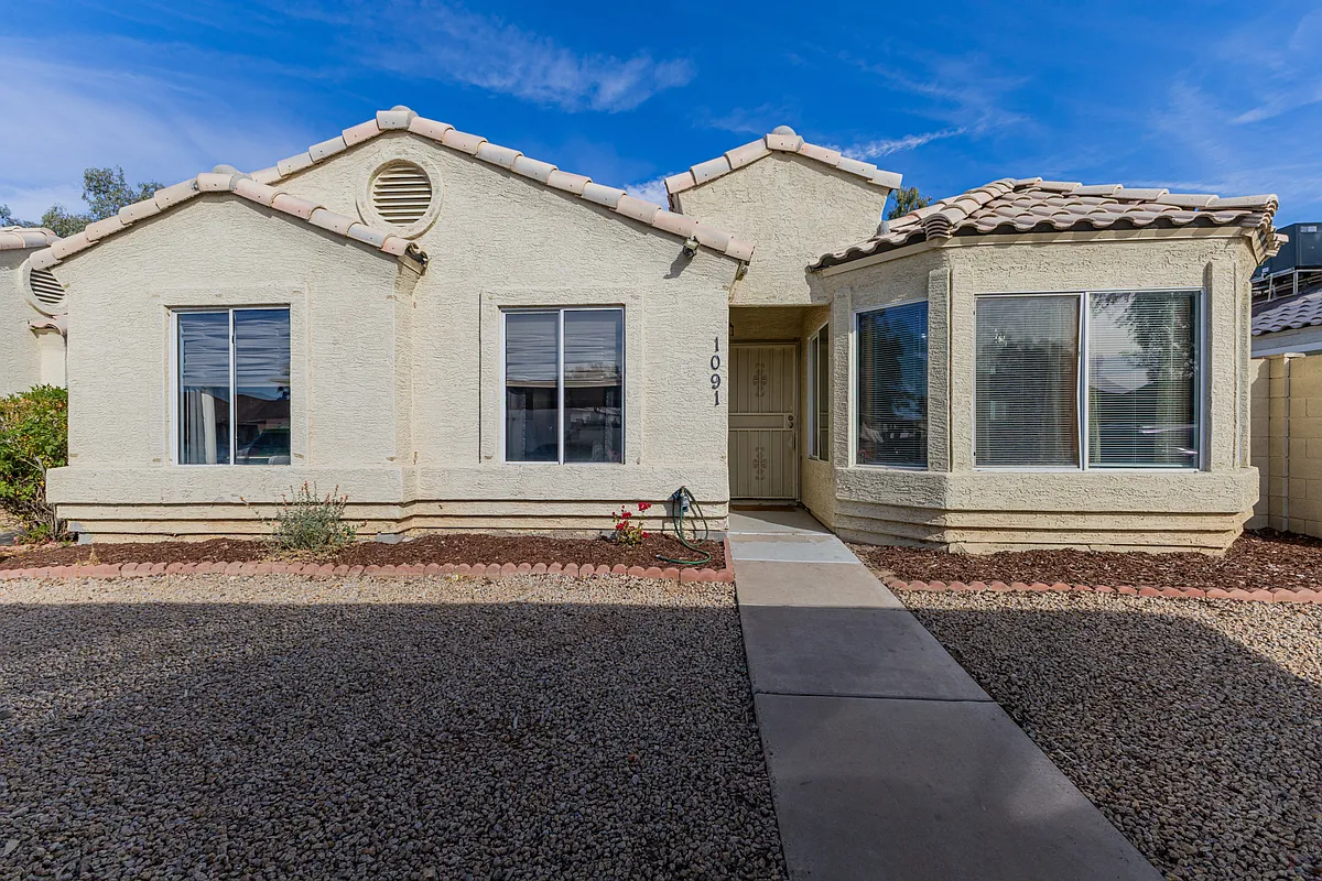 Building Photo - 8520 W Palm Ln #1091