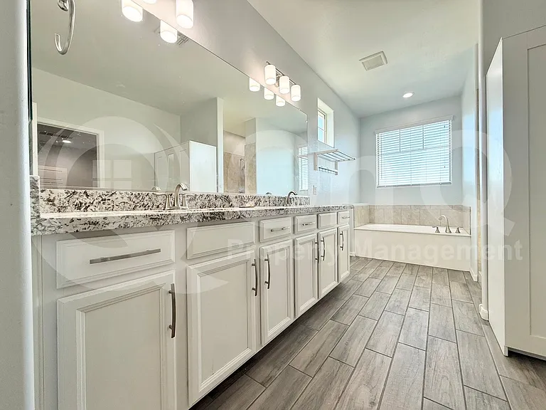 1312 E Gemini Pl — Photo 13
