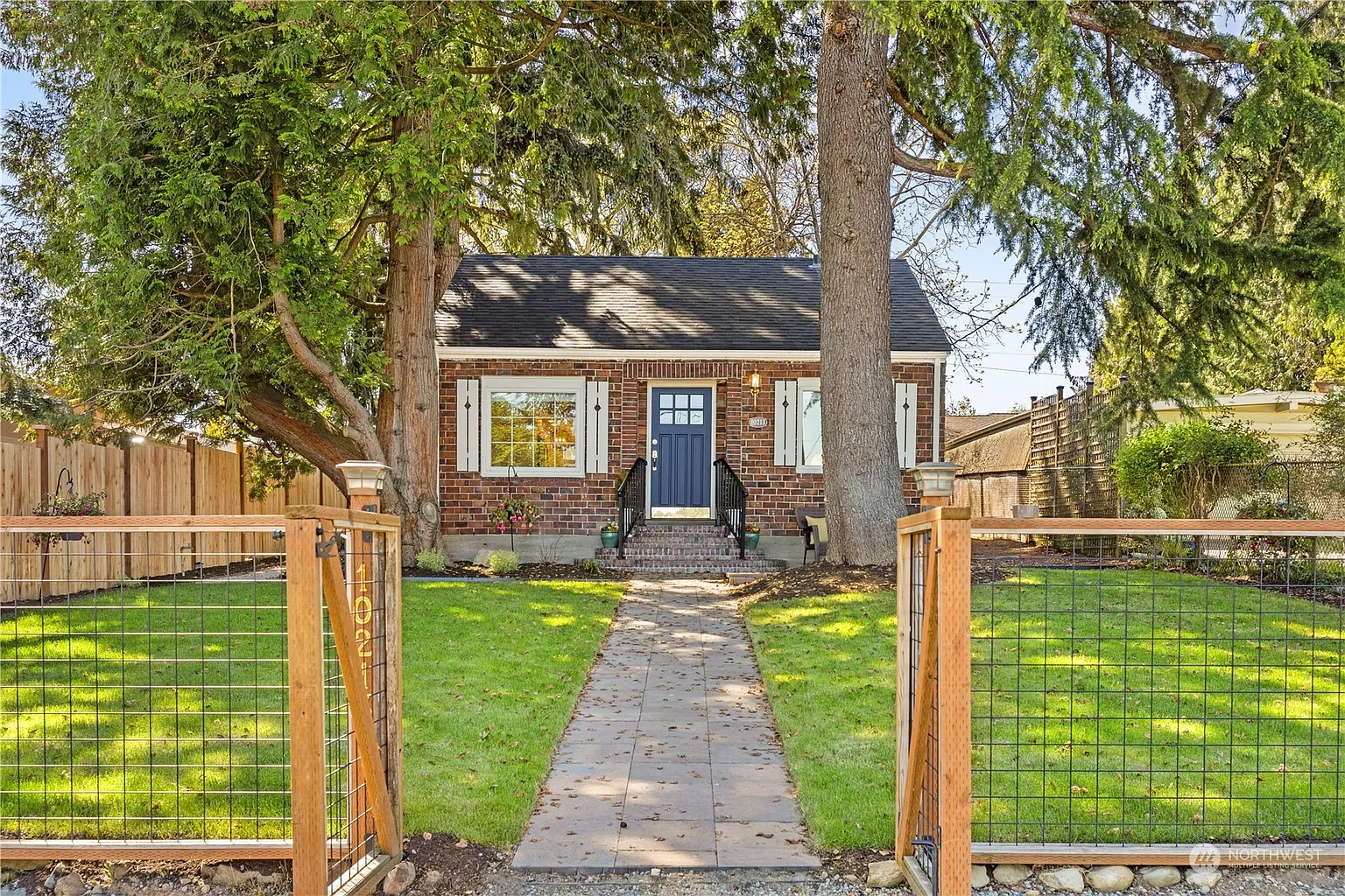 10213 38th Avenue SW photo 1