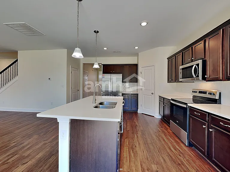 5223 Valor Dr — Photo 3