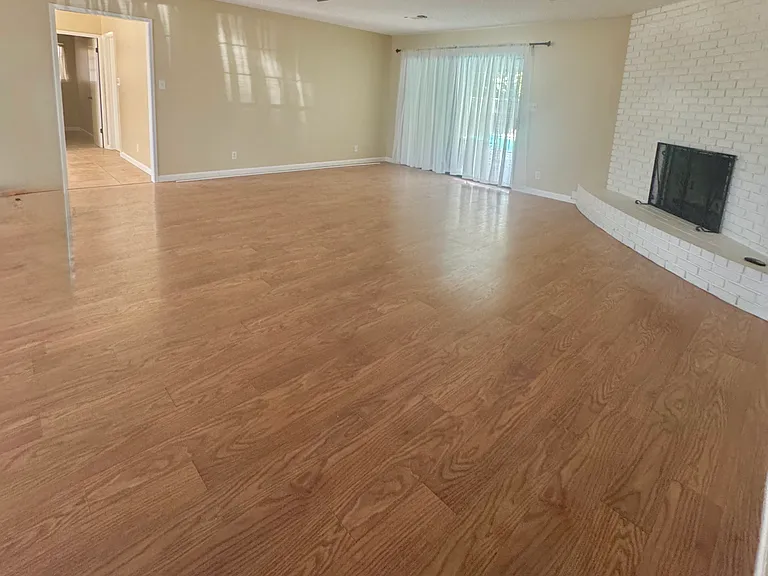 1872 N Hope Ave — Photo 5