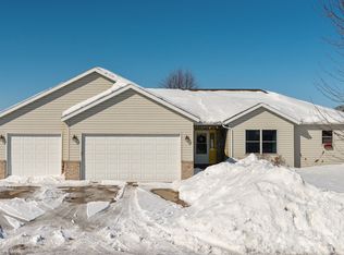 1390 Clover Ln SE, Owatonna, MN 55060