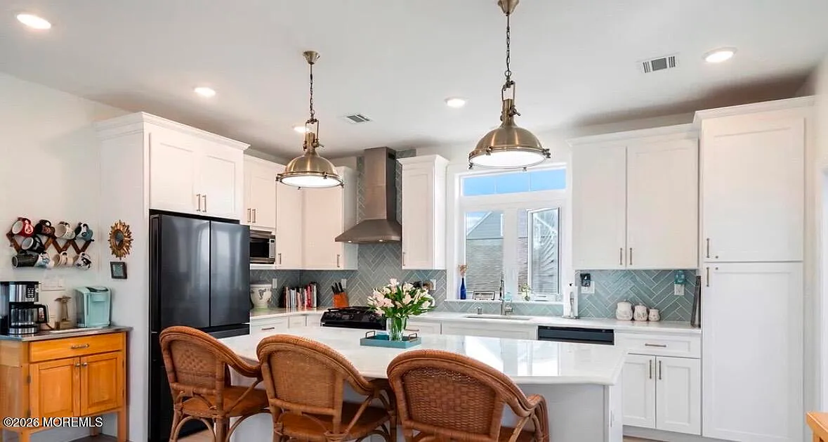 4 bed, 2.5 bath, 1870 sqft, $5,500 — Photo 4