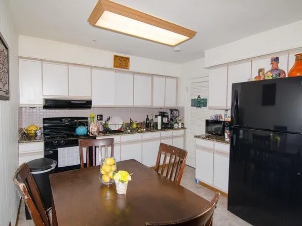 1301 Kingsbury Dr Unit F, Hanover Park, IL 60133