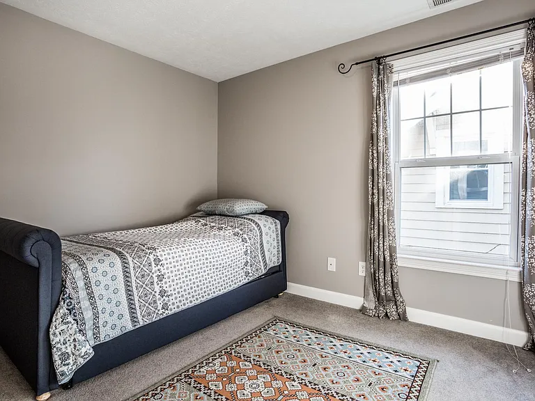 Upstairs bedroom 2