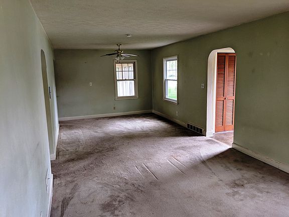 3rd image of 1727 Paradise Blvd