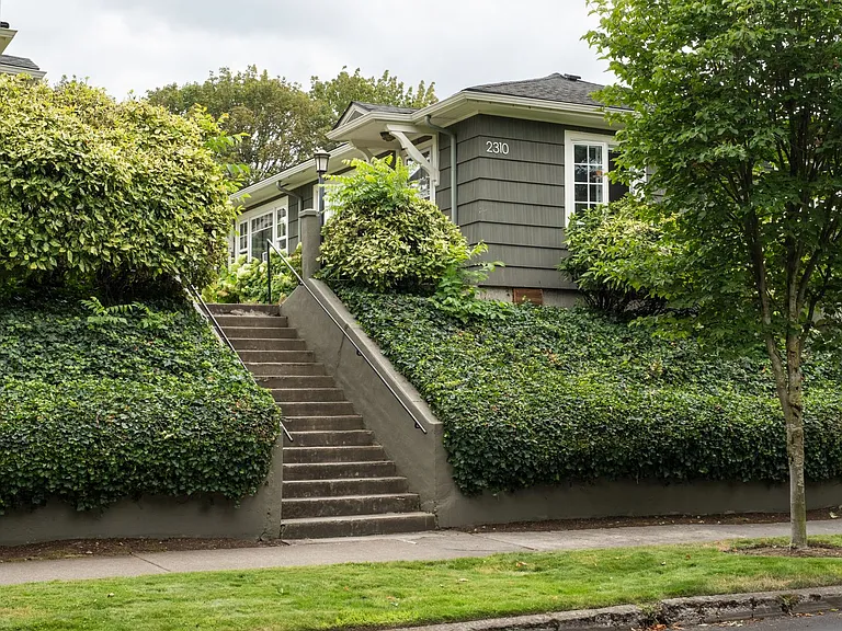 2310 NE Weidler St — Photo 14