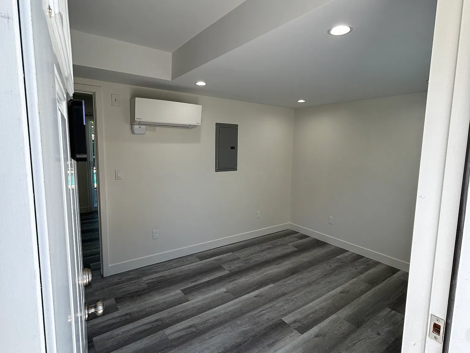 1 bed, 400 sqft, $2,000 — Photo 4