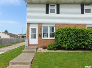 1918 Canterbury Dr #2H, Washington, IL 61571