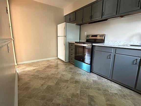 4th image of 3737 Greenbay Rd