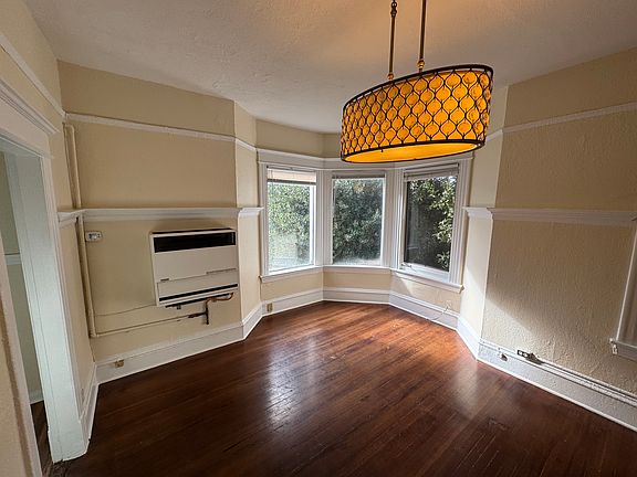 Gas heat, bay windows facing West