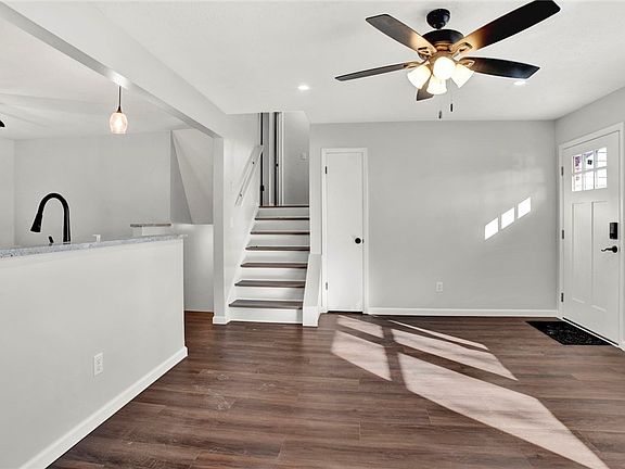 3rd image of 2060 Willowood Dr N