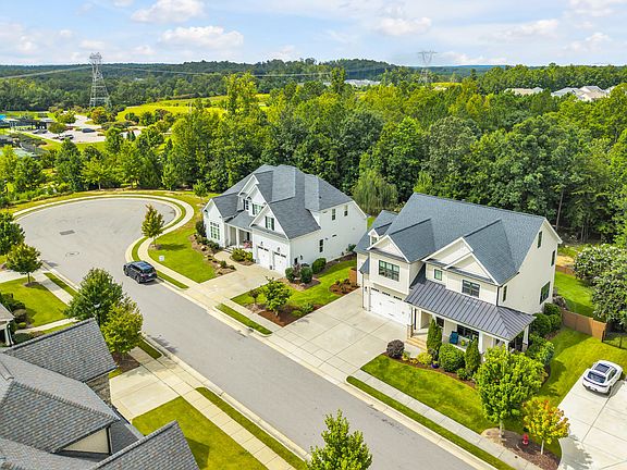 5th image of 66 Ashwood Dr
