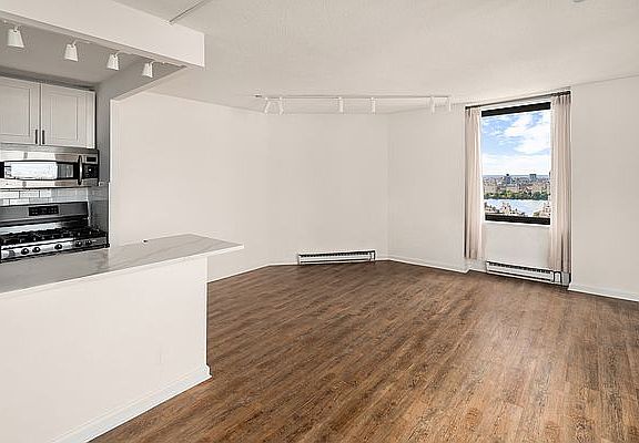 4th image of 1623 3rd Ave APT 37A