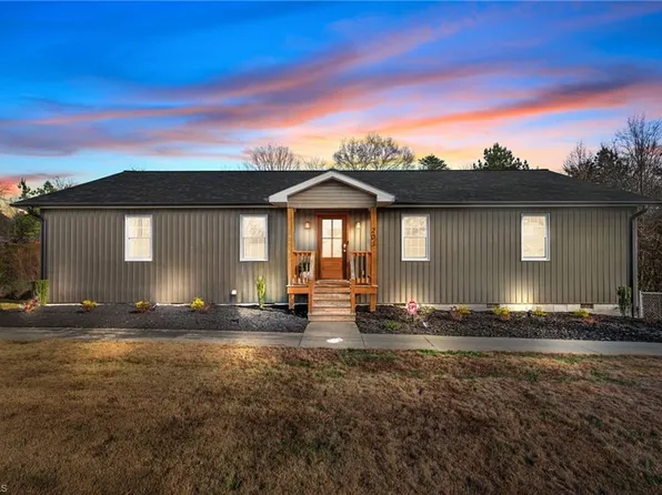 203 Church St S, Stoneville, NC 27048