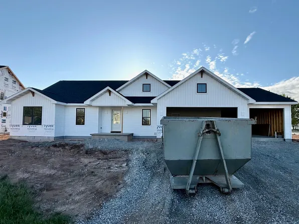 N8864 Galway Ln, Menasha, WI 54952