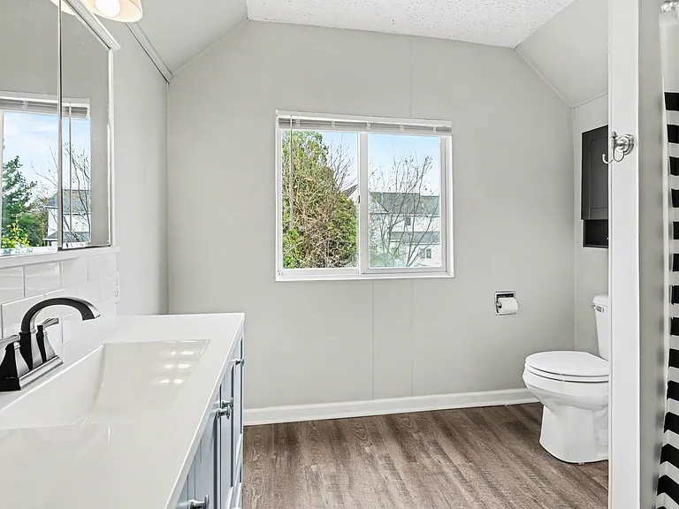 801 S Sherman St — Photo 11