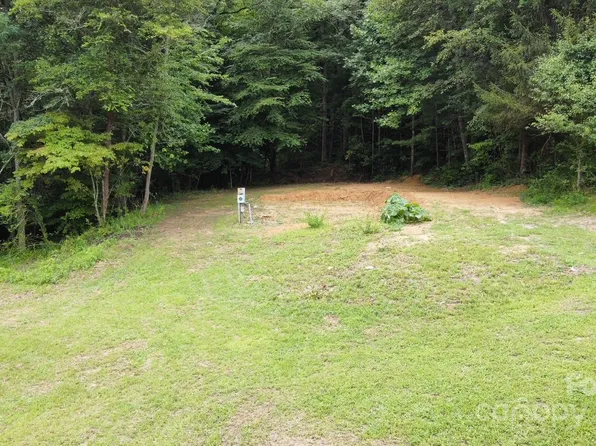 9999 S Greenleaf Rd #3, Hendersonville, NC 28739