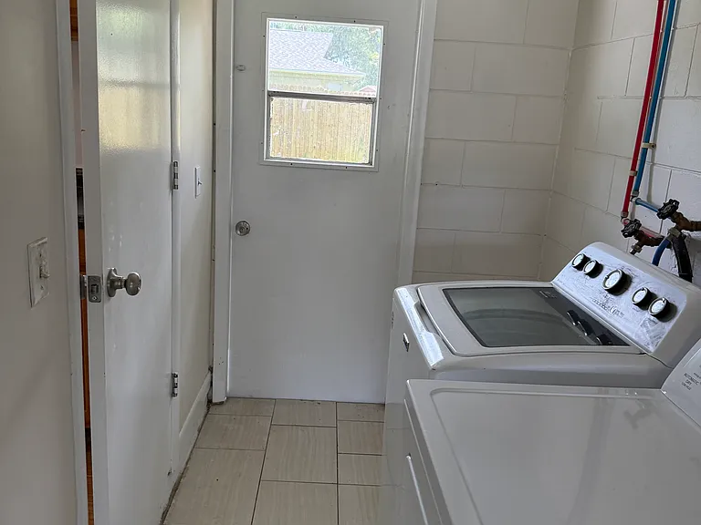 1007 Tiburon Dr — Photo 13