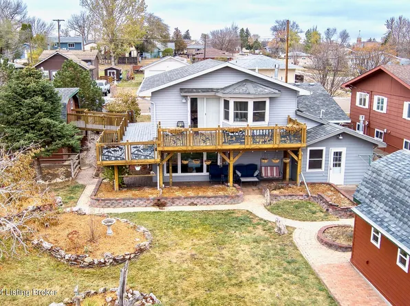 36 4th St SE, Dickinson, ND 58601