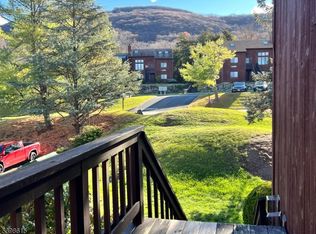 8 Le Touquet Grn UNIT 4, Vernon, NJ 07462