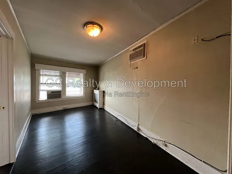 534 Crescent Blvd — Photo 2