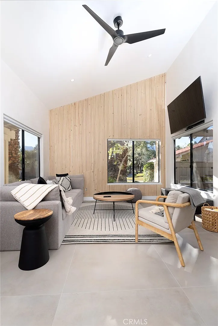 2 bed, 993 sqft, $2,850 — Photo 2