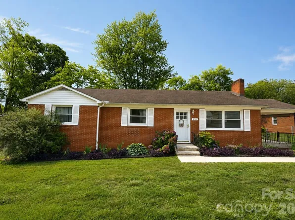 232 Hartness Rd, Statesville, NC 28677