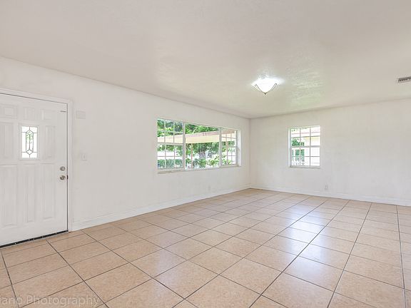 5th image of 16133 NE 8th Ave