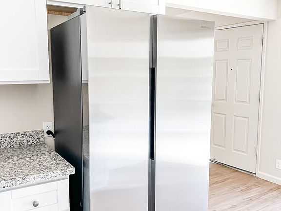 2nd image of 2295 Anna Dr #2